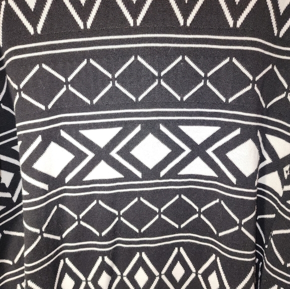 Belldini Large Black/White Cardigan Knit Sweater Geo Design Long Sleeve - Picture 5 of 8